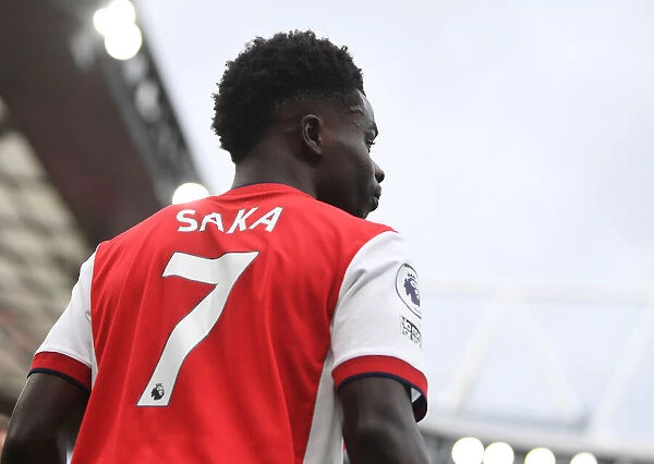 Arsenal's Bukayo Saka in Action: Arsenal vs. Brentford, Premier League 2021-22