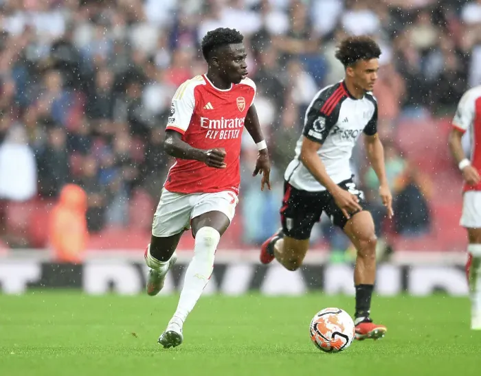 Framed Print : Arsenal's Bukayo Saka in Action: Arsenal vs. Fulham, 2023-24 Premier League Framed Print : Arsenal's Bukayo Saka in Action: Arsenal vs. Fulham, 2023-24 Premier League