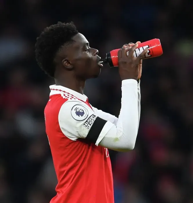 Framed Print : Arsenal's Bukayo Saka in Action against Brentford in the Premier League Framed Print : Arsenal's Bukayo Saka in Action against Brentford in the Premier League