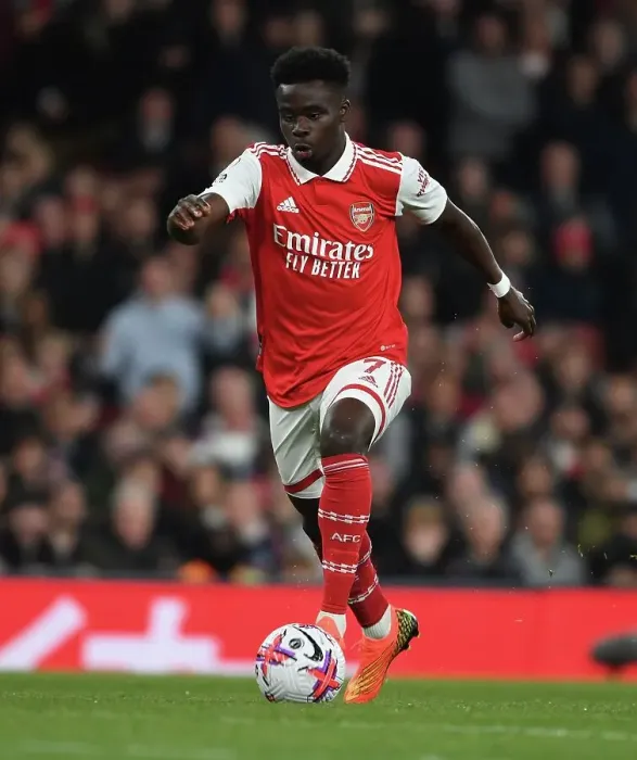 Framed Print : Arsenal's Bukayo Saka in Action Against Chelsea in the Premier League, London 2023 Framed Print : Arsenal's Bukayo Saka in Action Against Chelsea in the Premier League, London 2023
