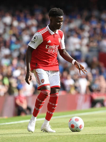 Arsenal's Bukayo Saka in Action Against Everton - Premier League 2021-22