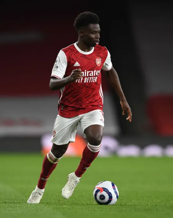 Framed Print : Arsenal's Bukayo Saka in Action against Everton - Premier League 2020-21
