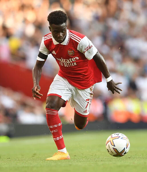 Arsenal's Bukayo Saka in Action against Fulham in 2022-23 Premier League