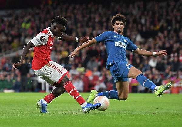 Arsenal's Bukayo Saka in Action against PSV Eindhoven in the 2022-23 Europa League