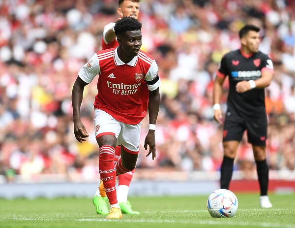 Arsenal's Bukayo Saka in Action against Sevilla during the Emirates Cup 2022