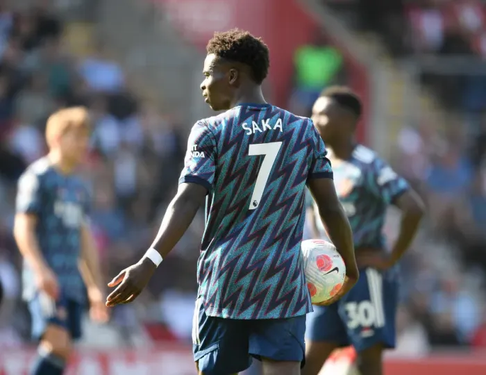 Framed Print : Arsenal's Bukayo Saka in Action against Southampton in the Premier League (2021-22)