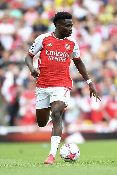 Arsenal's Bukayo Saka in Action against Wolverhampton Wanderers in 2022-23 Premier League