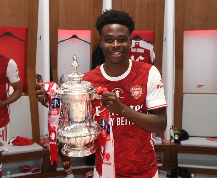 Framed Print : Arsenal's Bukayo Saka Celebrates FA Cup Victory: Arsenal v Chelsea, FA Cup Final 2020 (Empty Wembley) Framed Print : Arsenal's Bukayo Saka Celebrates FA Cup Victory: Arsenal v Chelsea, FA Cup Final 2020 (Empty Wembley)