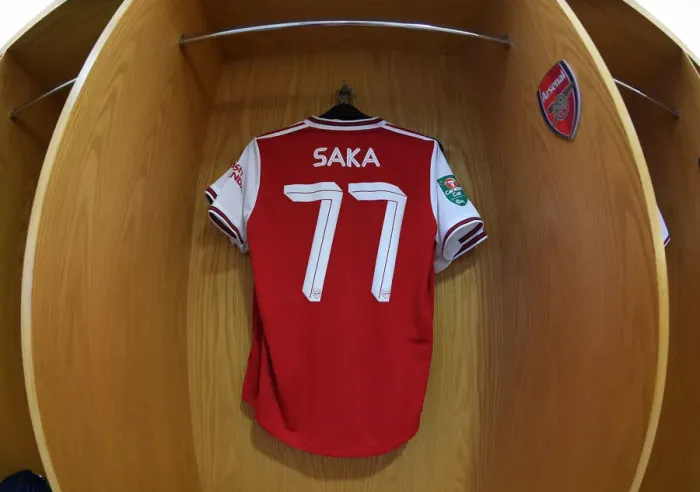 Framed Print : Arsenal's Bukayo Saka in the Changing Room Before Arsenal v Nottingham Forest Carabao Cup Match