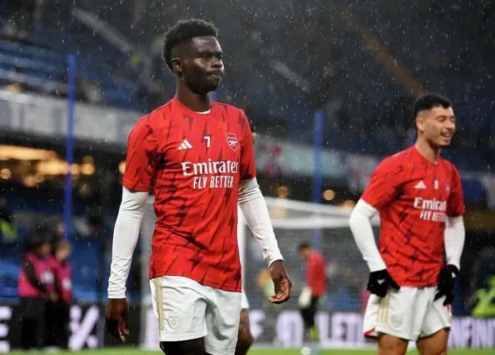 Framed Print : Arsenal's Bukayo Saka at Chelsea's Stamford Bridge: Premier League Showdown (2023-24)