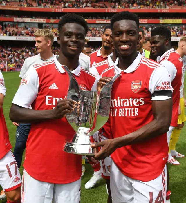 Framed Print : Arsenal's Bukayo Saka and Eddie Nketiah Lift Emirates Cup after Arsenal v Sevilla Pre-Season Friendly Framed Print : Arsenal's Bukayo Saka and Eddie Nketiah Lift Emirates Cup after Arsenal v Sevilla Pre-Season Friendly