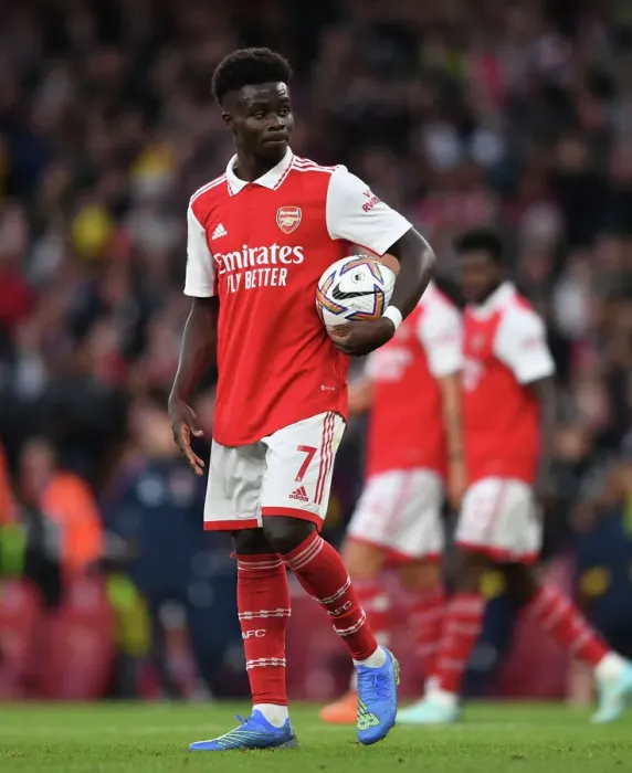 Framed Print : Arsenal's Bukayo Saka Faces Liverpool in the 2022-23 Premier League Showdown