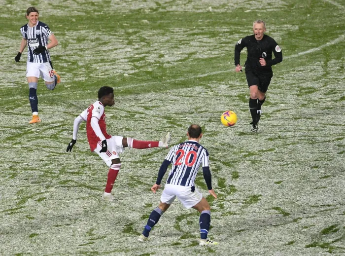 Framed Print : Arsenal's Bukayo Saka Fends Off West Bromwich Albion's Branislav Ivanovic: Premier League Clash, January 2021