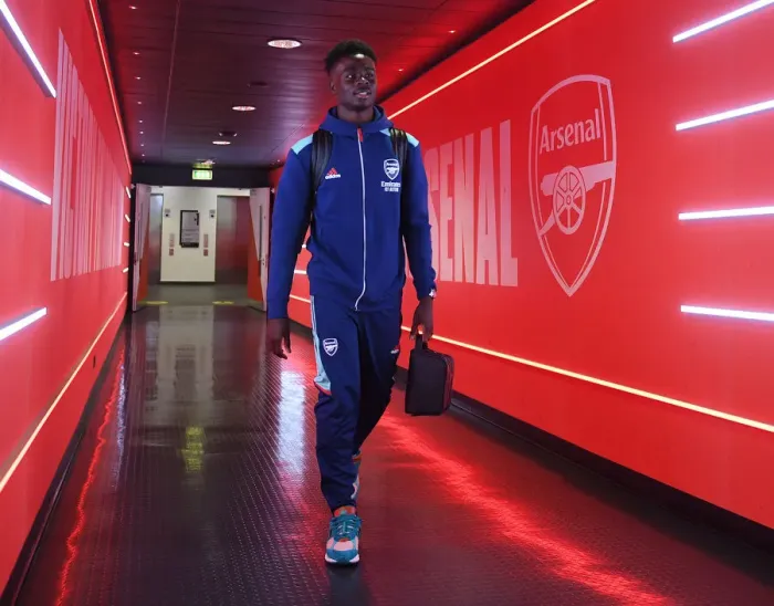 Framed Print : Arsenal's Bukayo Saka Gears Up for Arsenal v Leeds United Clash in Premier League