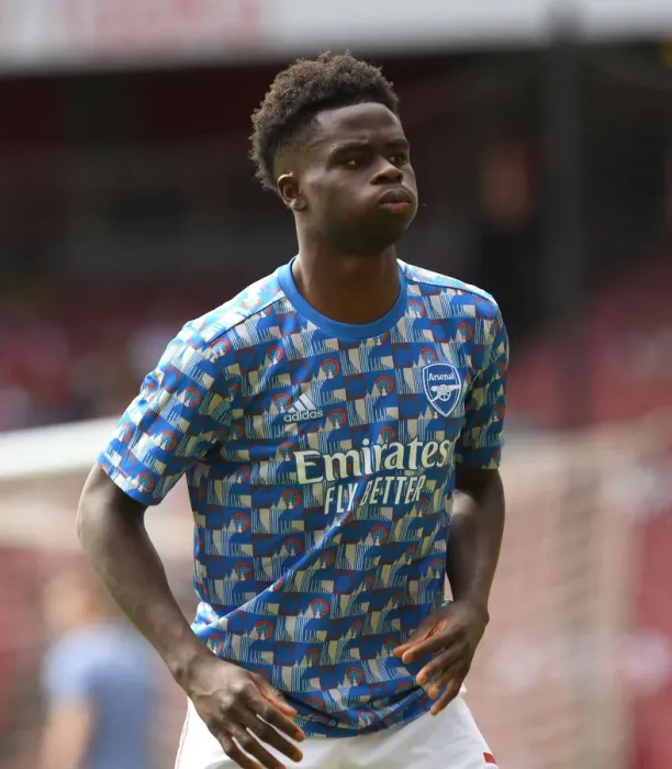 Framed Print : Arsenal's Bukayo Saka Gears Up: Arsenal v Everton, Premier League 2021-22