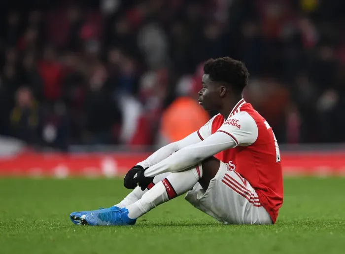 Framed Print : Arsenal's Bukayo Saka Goes Head-to-Head with Chelsea in Premier League Showdown Framed Print : Arsenal's Bukayo Saka Goes Head-to-Head with Chelsea in Premier League Showdown