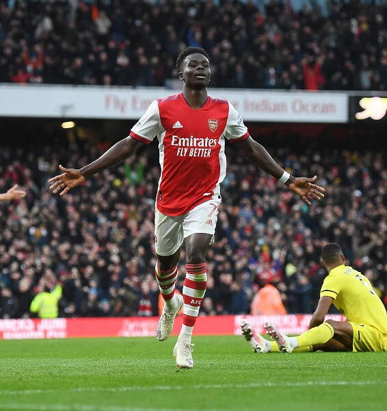 Arsenal's Bukayo Saka Scores Second Goal Against Brentford in 2021-22 Premier League