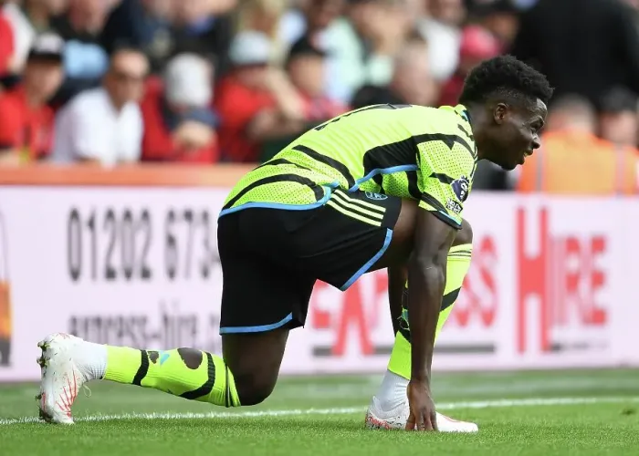 Framed Print : Arsenal's Bukayo Saka Suffers Injury in AFC Bournemouth Clash (2023-24) Framed Print : Arsenal's Bukayo Saka Suffers Injury in AFC Bournemouth Clash (2023-24)