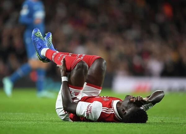 Arsenal's Bukayo Saka Suffers Injury in Arsenal vs PSV Europa League Match (2022-23)