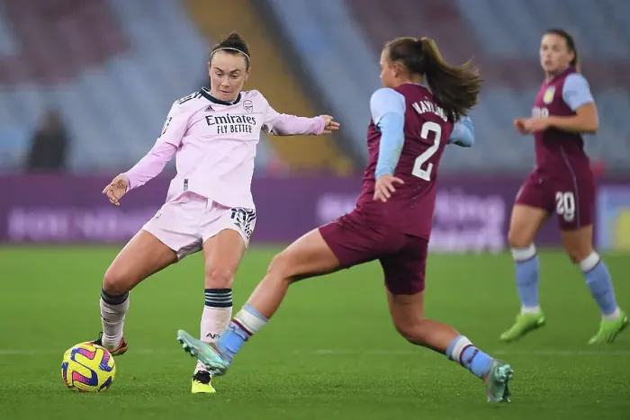 Framed Print : Arsenal's Caitlin Foord in Action: Aston Villa vs. Arsenal, Barclays Women's Super League, 2022-23