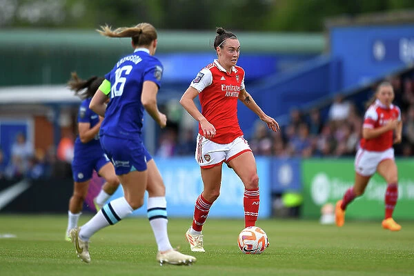 Arsenal's Caitlin Foord Fights for Possession against Chelsea in FA Women's Super League Match