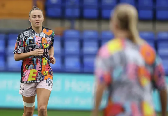 Framed Print : Arsenal's Caitlin Foord Readies for Liverpool Showdown in FA WSL Clash