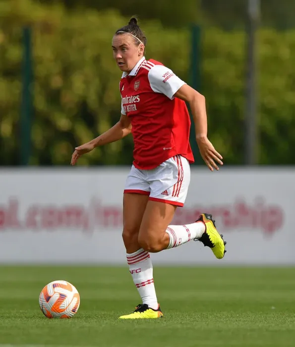 Framed Print : Arsenal's Caitlin Foord Shines in Pre-Season Win Against Brighton & Hove Albion Women