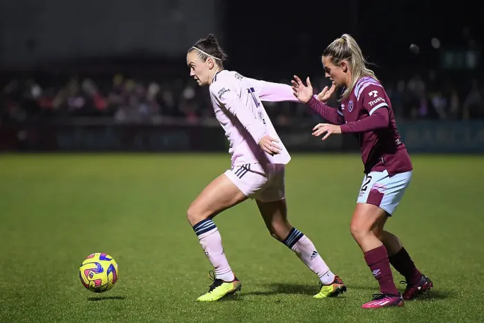Framed Print : Arsenal's Caitlin Foord Shines in West Ham United vs Arsenal Women's Super League Clash Framed Print : Arsenal's Caitlin Foord Shines in West Ham United vs Arsenal Women's Super League Clash