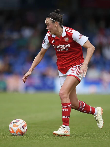 Arsenal's Caitlin Foord Sprints Past Chelsea Defenders in FA Women's Super League Clash