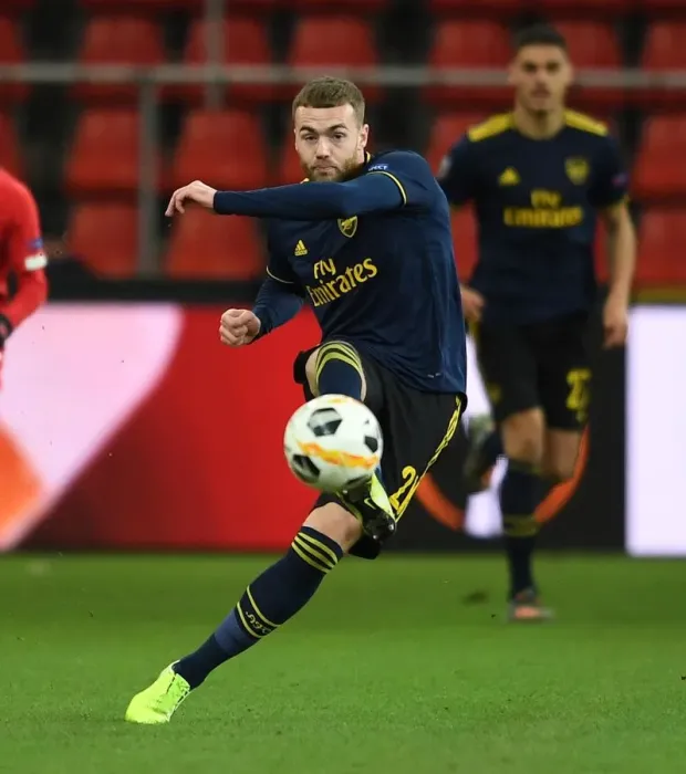 Framed Print : Arsenal's Calum Chambers in Action against Standard Liege in UEFA Europa League Group F