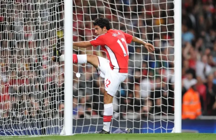 Framed Print : Arsenal's Carlos Vela Scores Stunning Goal, Takes 2-0 Lead Against West Bromich Albion (Carling Cup 3rd Round, Emirates Stadium, September 22, 2009)