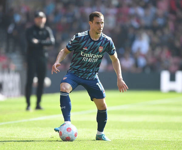 Arsenal's Cedric in Action at Southampton's St Marys Stadium - Premier League 2021-22