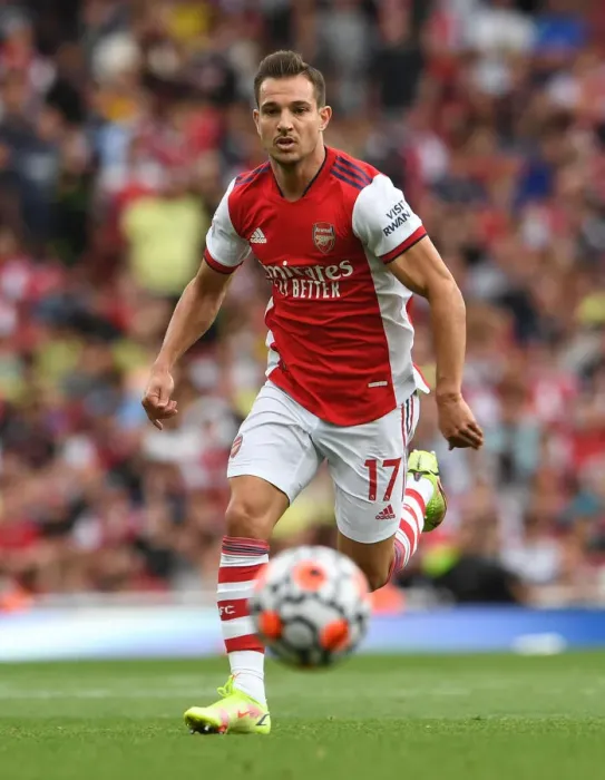 Framed Print : Arsenal's Cedric Soares in Action: Arsenal vs Norwich City (2021-22 Premier League)
