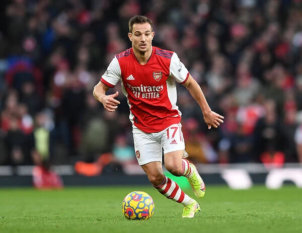 Arsenal's Cedric Soares in Action at Emirates Stadium during the Arsenal vs. Brentford Premier League Match (2021-22)