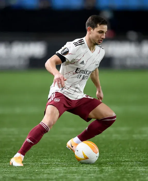 Framed Print : Arsenal's Cedric Soares in Action against Molde FK in UEFA Europa League Group Stage Framed Print : Arsenal's Cedric Soares in Action against Molde FK in UEFA Europa League Group Stage