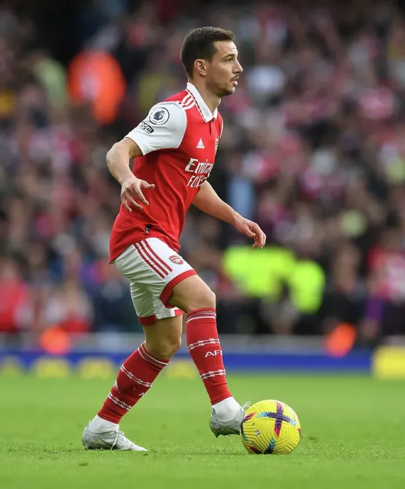 Framed Print : Arsenal's Cedric Soares in Action Against Nottingham Forest at Emirates Stadium (2022-23)