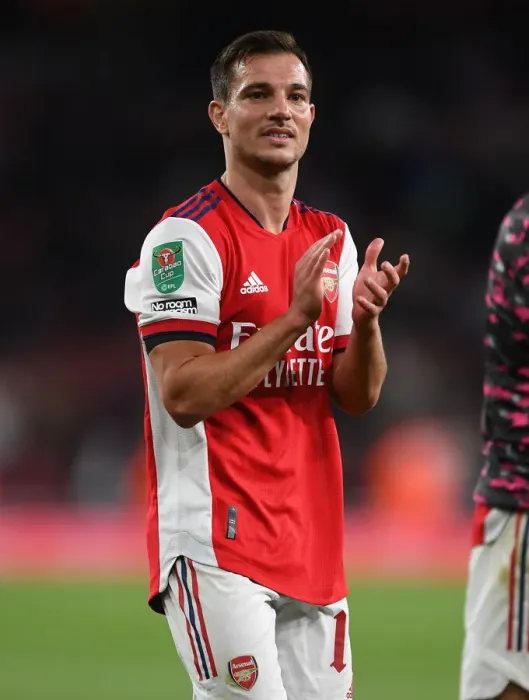 Framed Print : Arsenal's Cedric Soares Celebrates Carabao Cup Victory with Fans