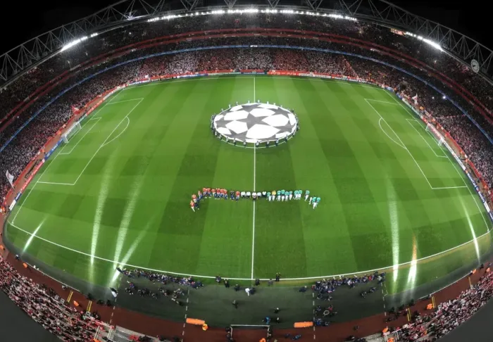 Framed Print : Arsenal's Champions League Glory: 2-1 Victory Over Barcelona at Emirates Stadium