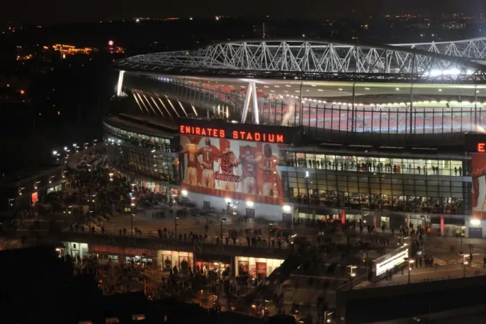 Framed Print : Arsenal's Champions League Triumph: 2-1 Over Barcelona at Emirates Stadium