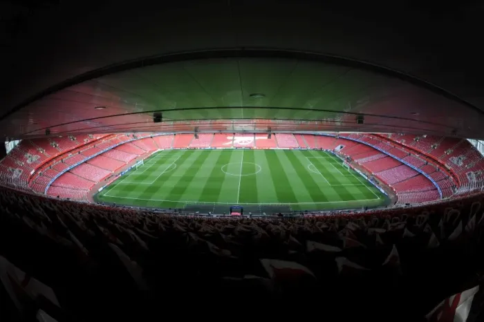 Framed Print : Arsenal's Champions League Victory: 2-1 over Barcelona at Emirates Stadium