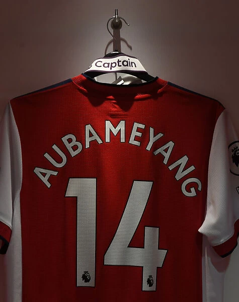 Arsenal's Changing Room: Aubameyang's Absence Before Arsenal vs Crystal Palace (2021-22)