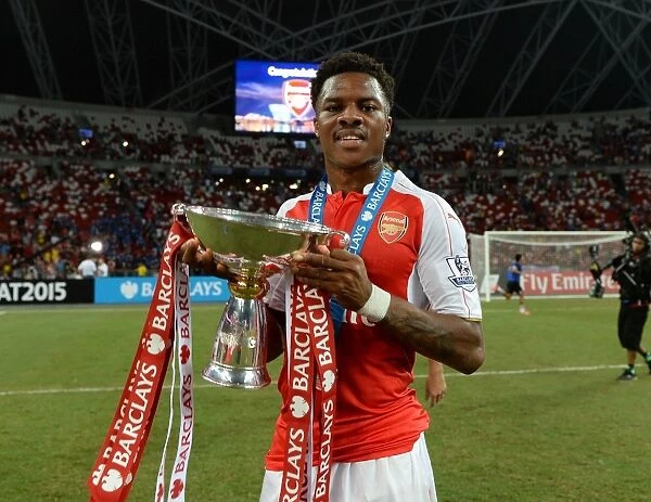 Arsenal's Chuba Akpom Lifts Barclays Asia Trophy after Arsenal's Victory over Everton