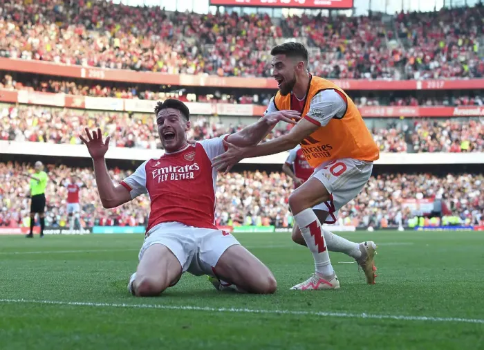 Framed Print : Arsenal's Comeback: Rice and Jorginho Celebrate Second Goal Against Manchester United (2023-24) Framed Print : Arsenal's Comeback: Rice and Jorginho Celebrate Second Goal Against Manchester United (2023-24)