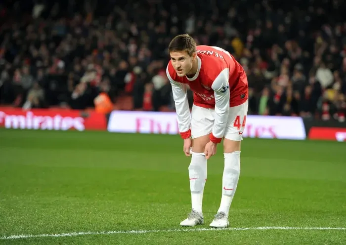 Framed Print : Arsenal's Conor Henderson Shines in 5-0 FA Cup Victory over Leyton Orient at Emirates Stadium