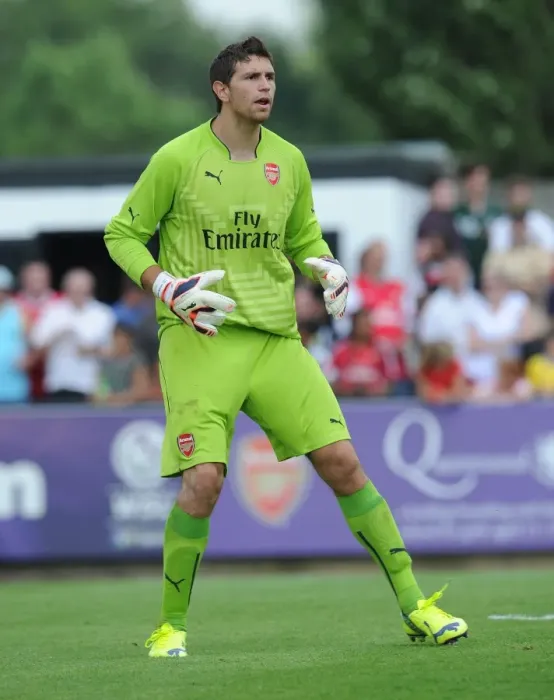 Framed Print : Arsenal's Damien Martinez in Pre-Season Action against Boreham Wood