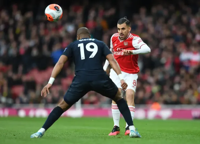 Framed Print : Arsenal's Dani Ceballos in Action Against Everton in Premier League Clash Framed Print : Arsenal's Dani Ceballos in Action Against Everton in Premier League Clash