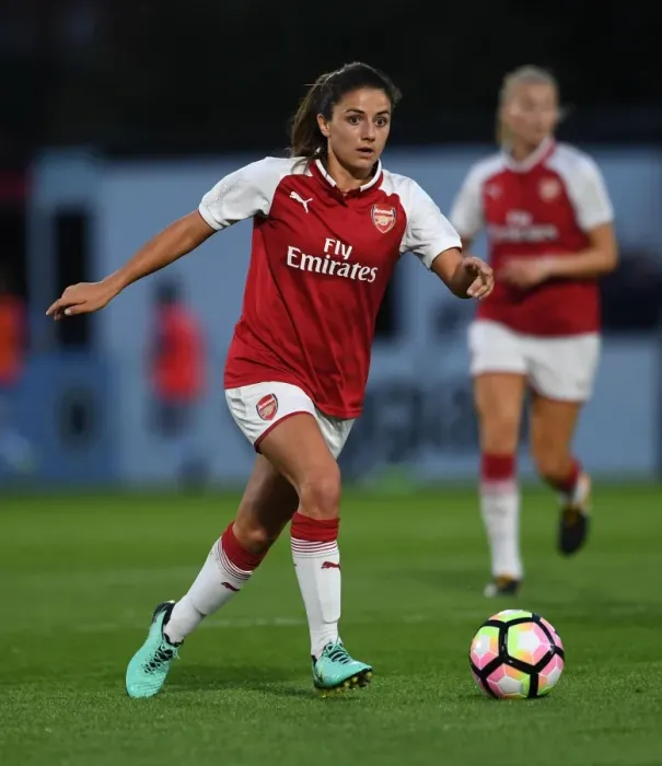 Framed Print : Arsenal's Danielle van de Donk in Action: Pre-Season Clash Against Everton Ladies Framed Print : Arsenal's Danielle van de Donk in Action: Pre-Season Clash Against Everton Ladies