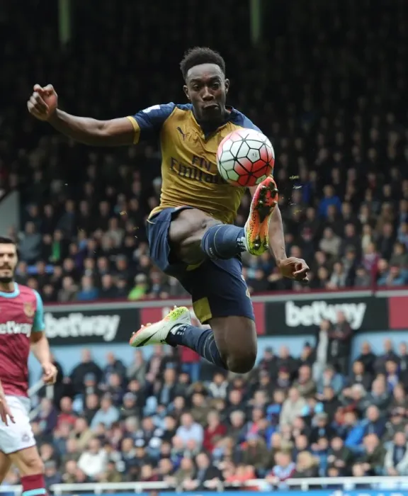 Framed Print : Arsenal's Danny Welbeck in Action during the Premier League Clash against West Ham United - 2015-16 Season