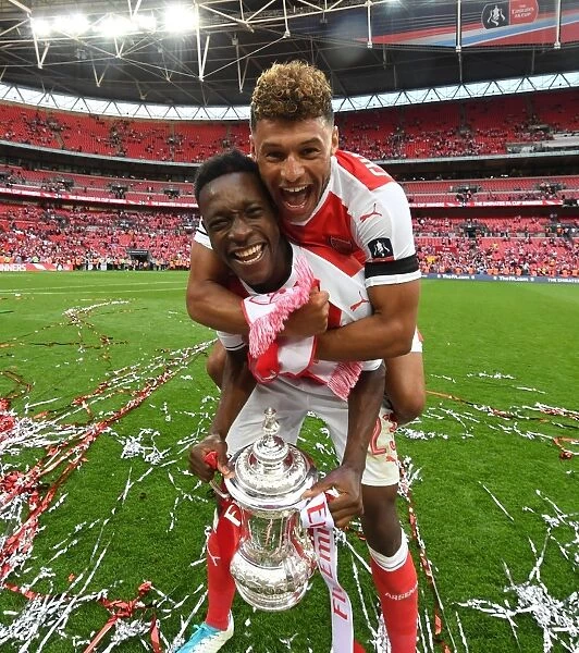 Arsenal's Danny Welbeck and Alex Oxlade-Chamberlain Celebrate FA Cup Victory over Chelsea