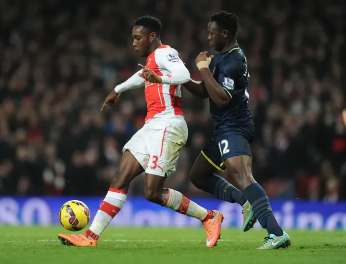 Framed Print : Arsenal's Danny Welbeck Outmuscles Victor Wanyama in Intense Premier League Clash Framed Print : Arsenal's Danny Welbeck Outmuscles Victor Wanyama in Intense Premier League Clash